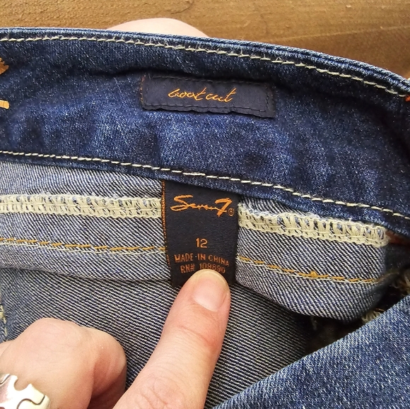 EUC Seven7 jeans boot cut - Picture 3 of 9